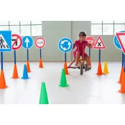 Közlekedési oktató park 12 tábla , 12 bója Közlekedési oktató park 12 tábla , 12 bója