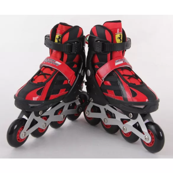 Ferrari® Junior Skate 30-33 méret között állítható csatos gyermek görkorcsolya