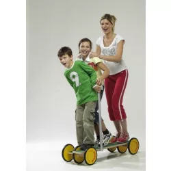 Családi Pedalo, 4 szeméyes nagy Family Pedalo, gördülő fa óriás