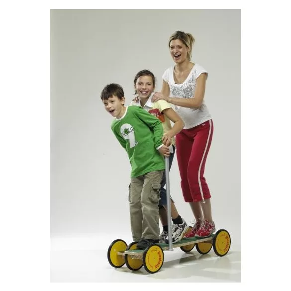 Családi Pedalo, 4 szeméyes nagy Family Pedalo, gördülő fa óriás